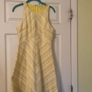New Francesca’s Yellow & White Tweed- Like Shift Dress w/ Gold Lame Accent